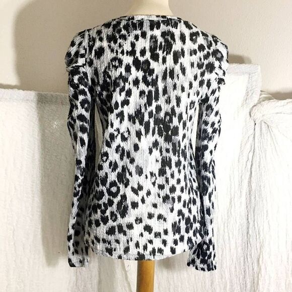 Loft Animal Print Puff Sleeve Top Size M - Picture 4 of 10
